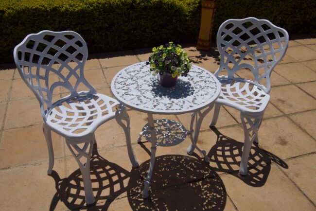 Two-Seater Cast Aluminium Patio Furniture Small Crystal Set with 62cm Round Ivy Table