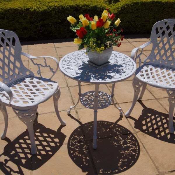 Two-Seater Cast Aluminium Patio Furniture Small King Grape Set with 62cm Round Ivy Table
