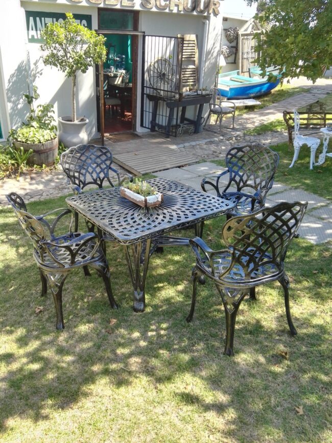 Four-Seater Cast Aluminium Patio Furniture Crystal Set with 100cmx100cm Square Crystal Table