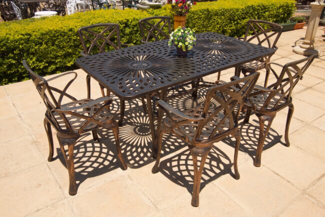Six-Seater Cast Aluminium Patio Furniture Small Willow Set with 157cm Rectangular Crystal Table