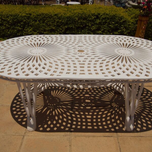 Cast Aluminium Patio Furniture Crystal Table Oval (185cmx100cm)