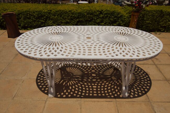 Cast Aluminium Patio Furniture Crystal Table Oval (185cmx100cm)