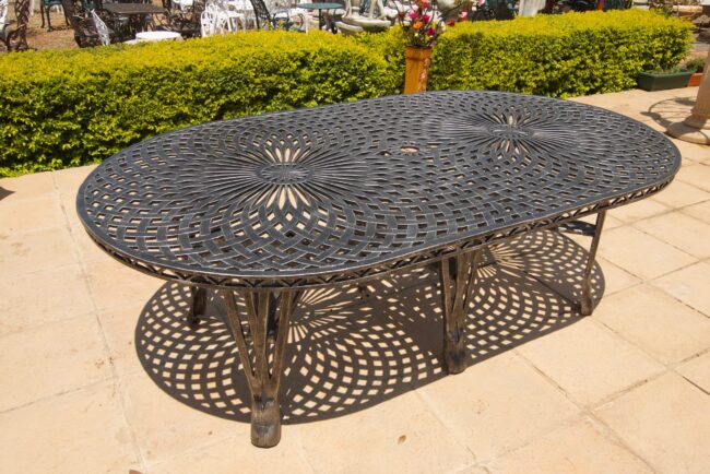 Cast Aluminium Patio Furniture Crystal Table Oval (320cmx126cm)