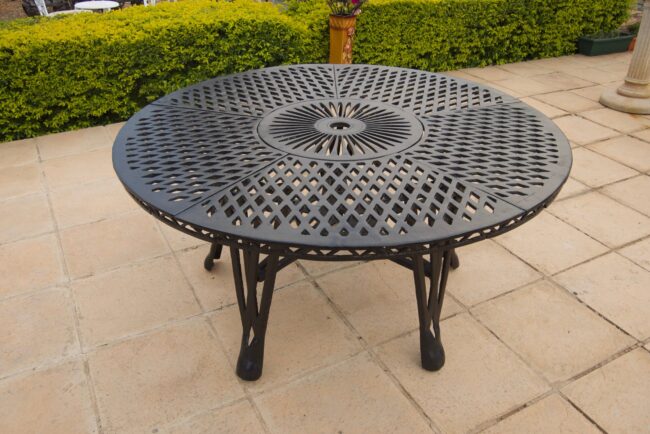 Cast Aluminium Patio Furniture Crystal Table Round (150cm Diameter)