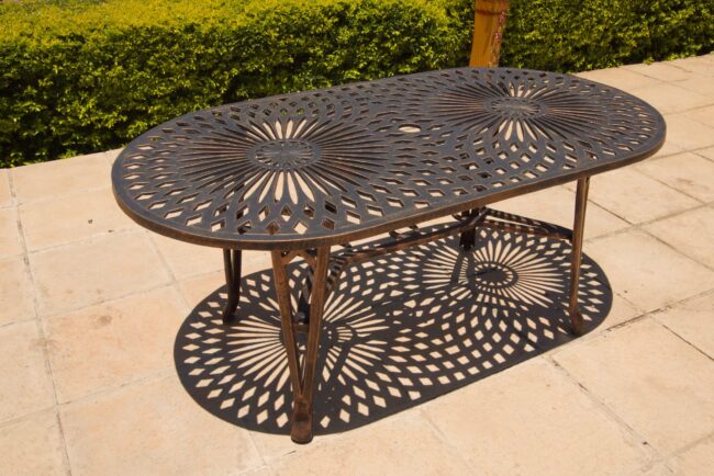 Cast Aluminium Patio Furniture Crystal Table Oval (157cmx85cm)