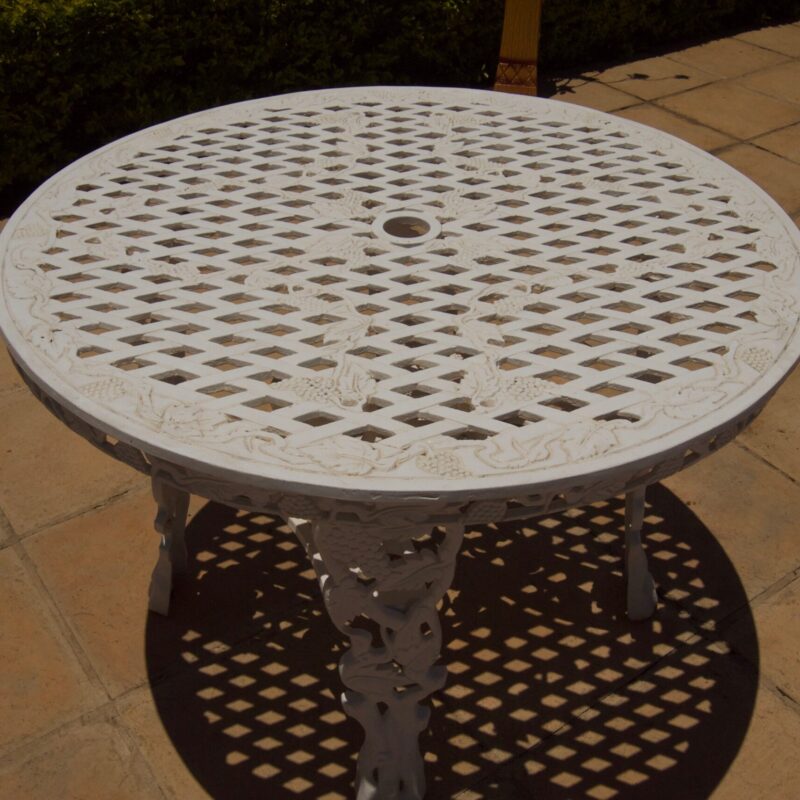 Cast Aluminium Patio Furniture CapeGrape Table Round (108cm Diameter)